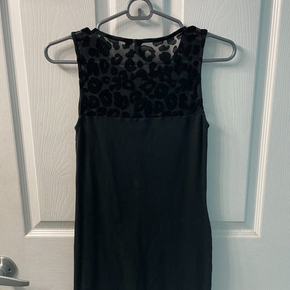 Little black dress with leopard print detail - Picture 3 of 3